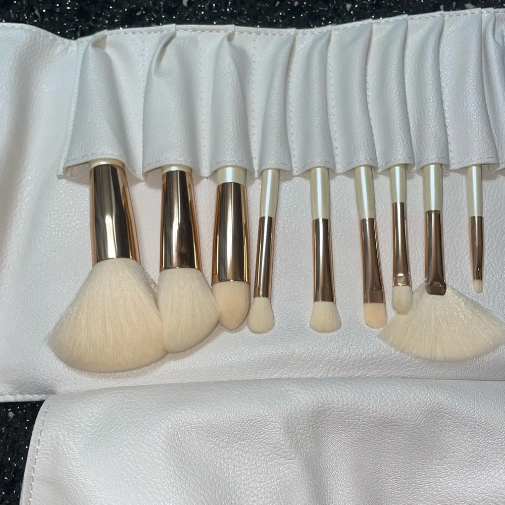 Le Beaute Soi SnowWhite Makeup Brush Set with Gold Accents - 10 Piece